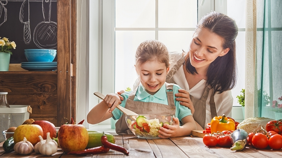 Qual a importância e como estimular a alimentação saudável na infância?