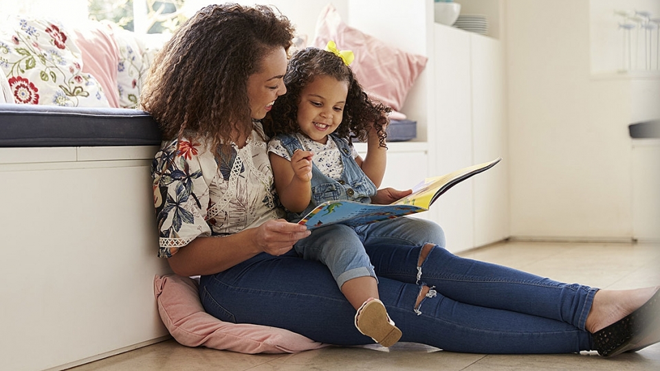 Criança ansiosa: como os pais podem ajudar os filhos a lidar com as emoções?